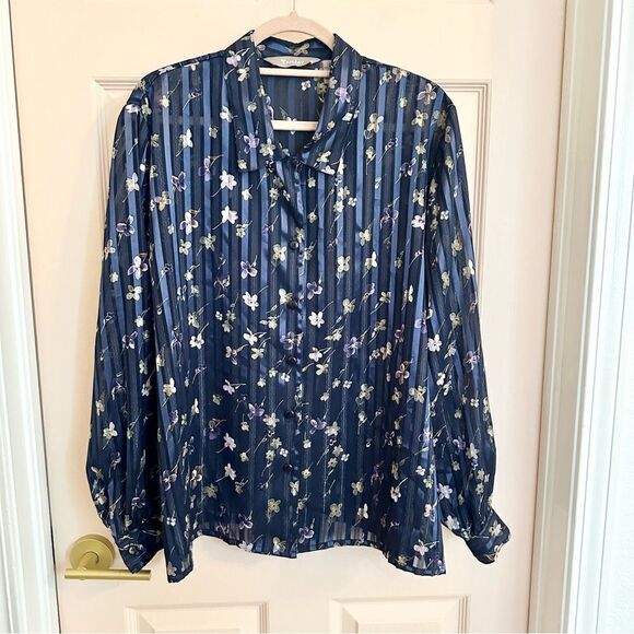 Vintage Tops - Blue floral semi sheer tanjay button up